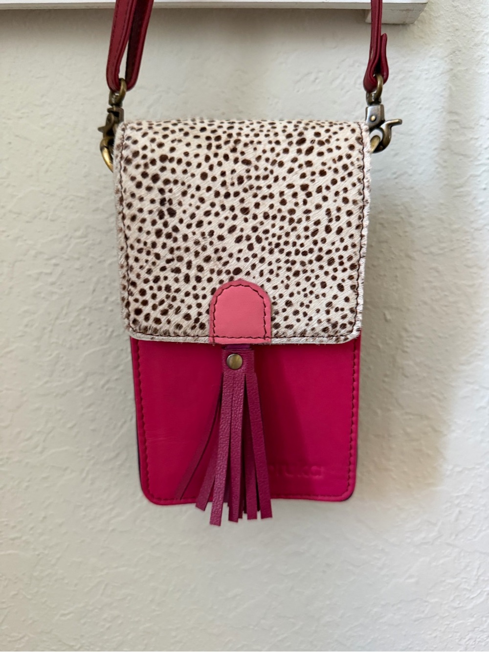 Soruka Hot Pink Leather Bag – Contrast Stitching & Tassel Detail